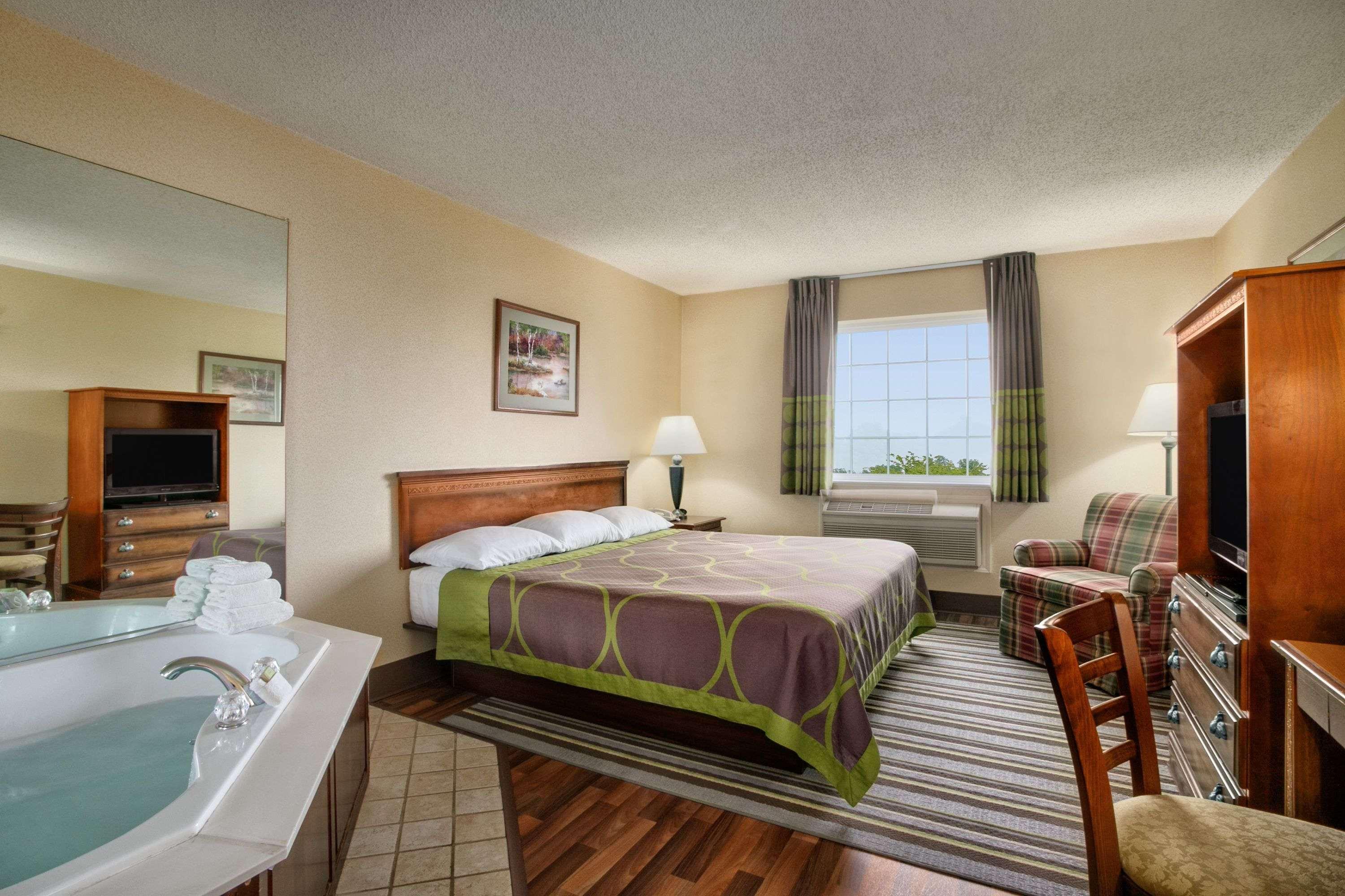 Super 8 By Wyndham Grayville Exterior foto